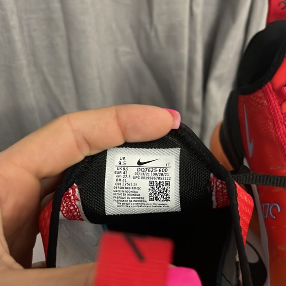 Men Nike shoes - Picture 5 of 5